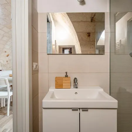 Casa Sardella, In Pieno Centro Storico A 300 Mt Dal Mare דירה *