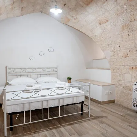 דירה Casa Sardella, In Pieno Centro Storico A 300 Mt Dal Mare מונופולי